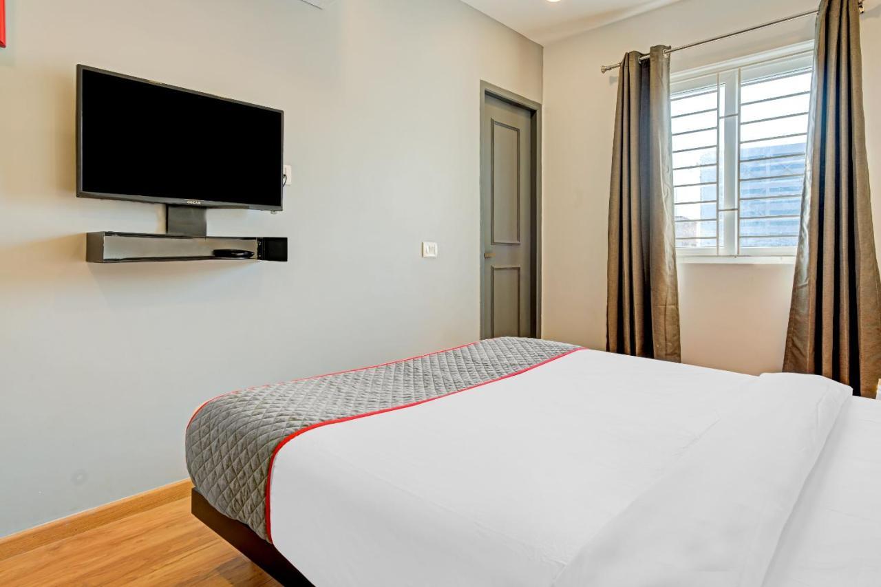 Готель Oyo Townhouse 74871 Thoraipakkam Ченнаї Екстер'єр фото